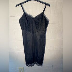 Vintage Vanity Fair Black Lace Midi Slip Dress Nylon Size 40 Med Tricot Strap